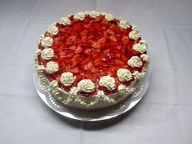 Erdbeersahnetorte.JPG